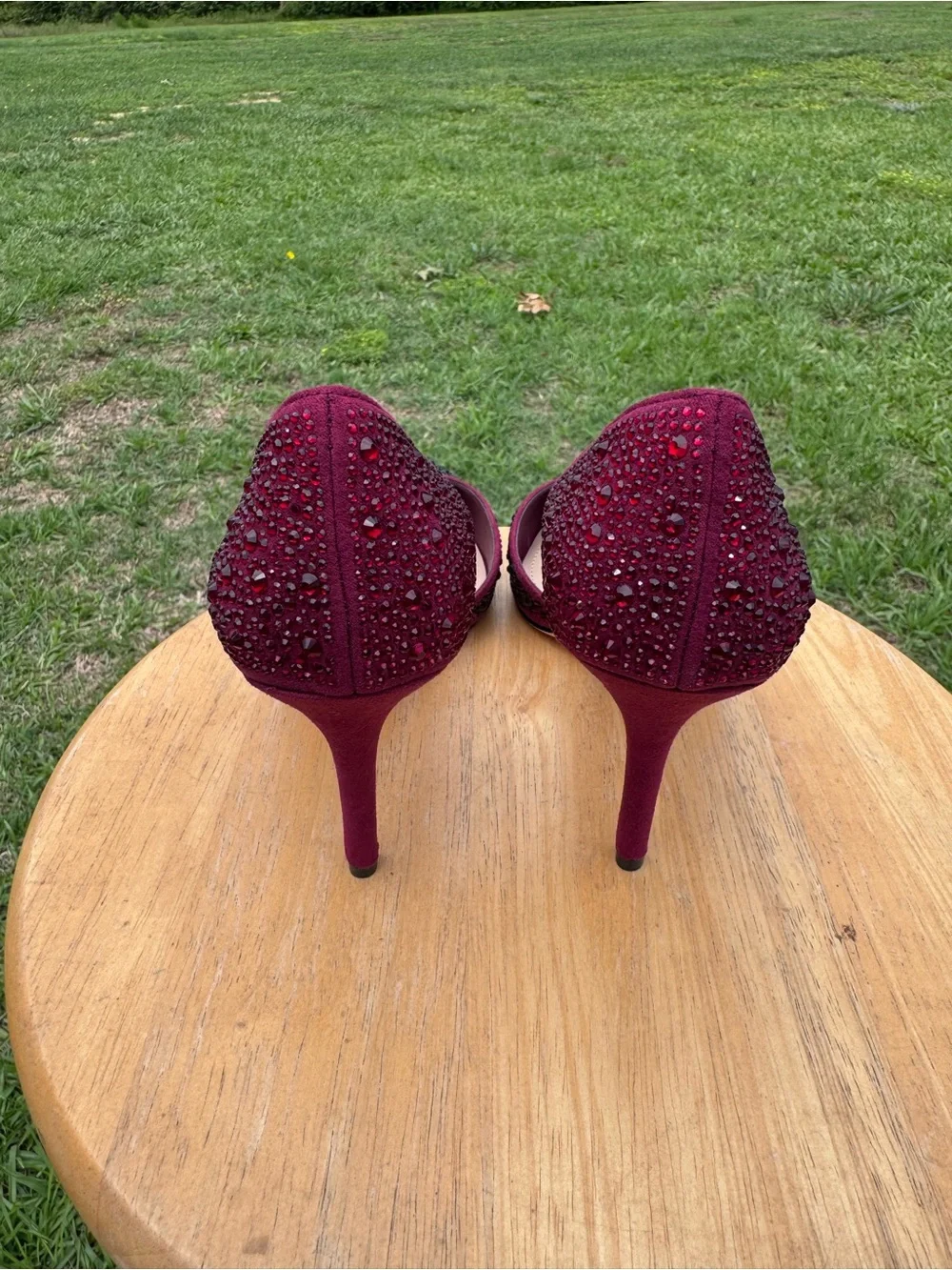 Ladies White House Black Market Burgundy Crystal-Embellished Pointed Pumps